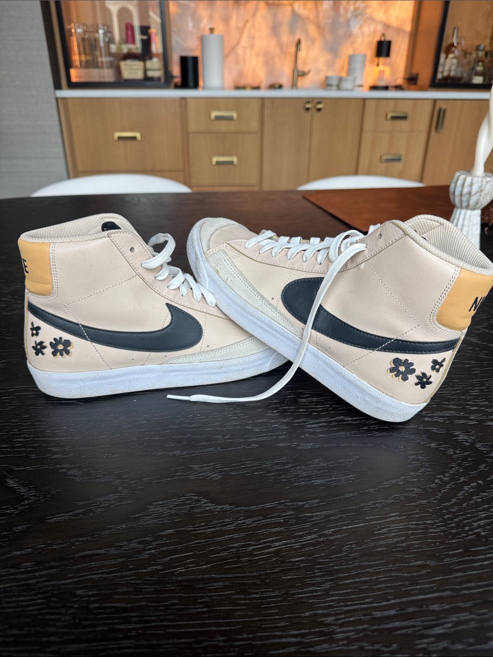 Nike blazers Cream High-Top Sneakers with Black Swoosh & Tan Heel